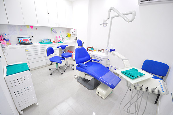 Phuket Smile Dental Clinic | Dentist in Phuket with Dental Lab